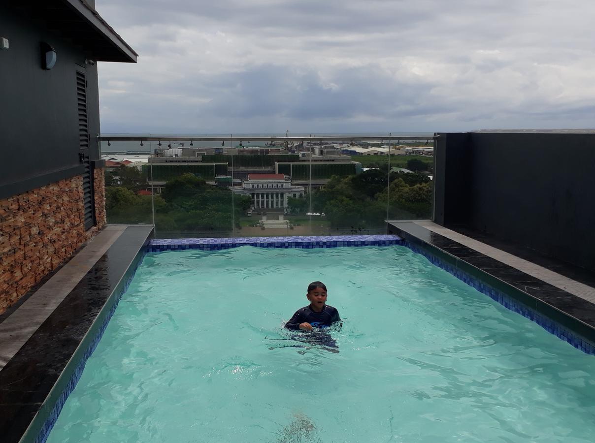 913Cityscape Located At City Center Bacolod Extérieur photo