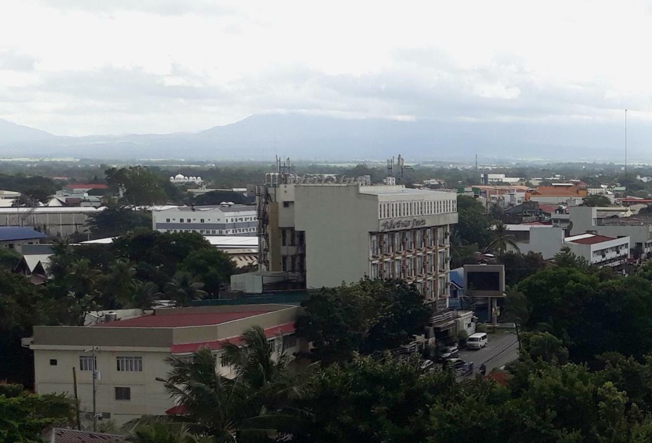 913Cityscape Located At City Center Bacolod Extérieur photo